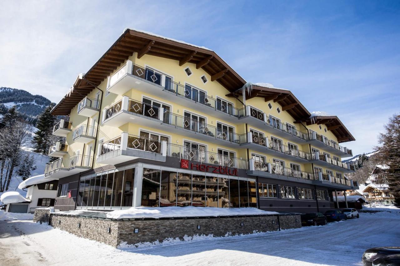 Hotel Herzblut Saalbach Exterior foto